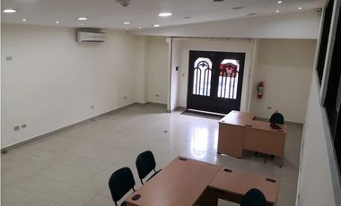 Venta de Propiedad Comercial en Villa Cáceres, Ave. La Paz