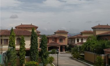SEA CONFIABLE VENDE CASA EN DORAL