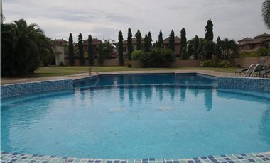 SEA CONFIABLE VENDE CASA EN DORAL
