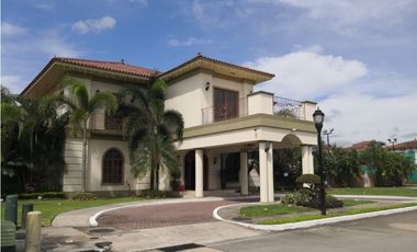 SEA CONFIABLE VENDE CASA EN DORAL