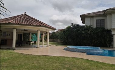 SEA CONFIABLE VENDE CASA EN DORAL