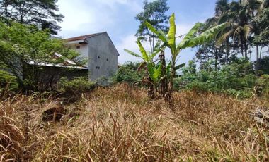 Hanya 580 juta, punya rumah 2 lantai dekat jalan utama Magelang Secang