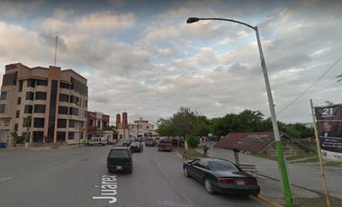 OFICINA EN VENTA CENTRO DE ANAHUAC, NUEVO LEON (FRENTE A LA PLAZA)