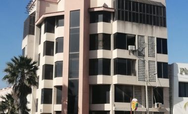 OFICINA EN VENTA CENTRO DE ANAHUAC, NUEVO LEON (FRENTE A LA PLAZA)