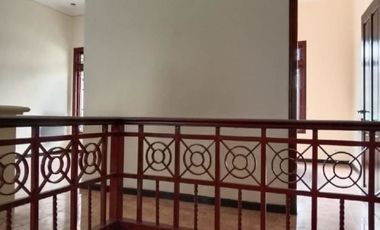 Rumah Central Park Mulyosari Bangunan 2 Lantai