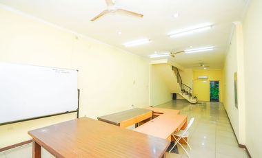 Rumah 3 Lt dekat Pintu Tol Kukusan Siap Huni Dibantu KPR J-46477