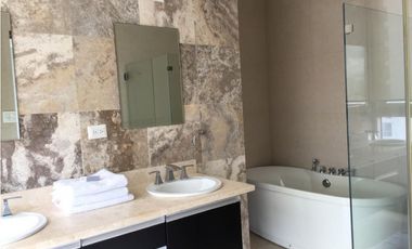 SE VENDE APARTAMENTO AMOBLADO AVENIDA BALBOA $429,000 AM