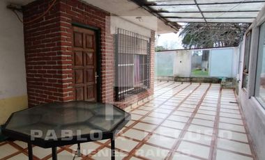 QUINTA CON QUINCHO Y PISCINA, CASA 4 AMBIENTES Y CASA DE CASEROS. PONTEVEDRA, MERLO. ZONA OESTE. BUENOS AIRES