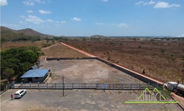 Se Vende Terreno de 16,823 m2 en Aguadulce