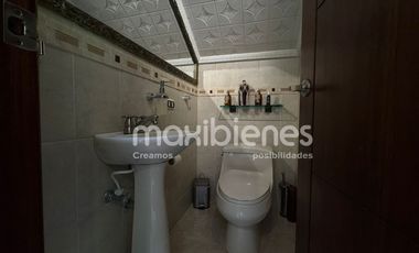 casa en arriendo/venta en el tesoro. Cod A66447