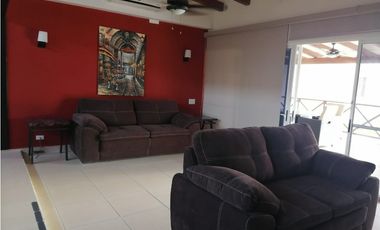 CASA DE PLAYA CON PISCINA PRIVADA POR TEMPORADAS