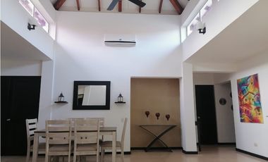 CASA DE PLAYA CON PISCINA PRIVADA POR TEMPORADAS