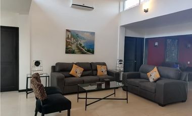 CASA DE PLAYA CON PISCINA PRIVADA POR TEMPORADAS