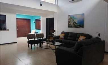 CASA DE PLAYA CON PISCINA PRIVADA POR TEMPORADAS