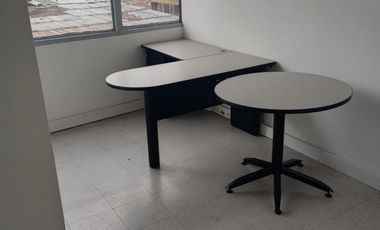 oficina en arriendo/venta en centro. Cod A23755