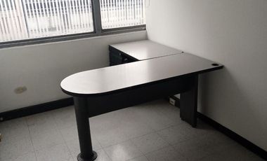 oficina en arriendo/venta en centro. Cod A23755