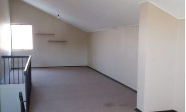 Vendo hermosa, amplia casa de 3 pisos, Belloto Norte