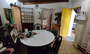 Venta URGENTE Lote con Vivienda en Villa Luzuriaga