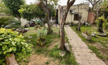 Venta URGENTE Lote con Vivienda en Villa Luzuriaga