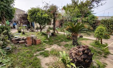 Venta URGENTE Lote con Vivienda en Villa Luzuriaga