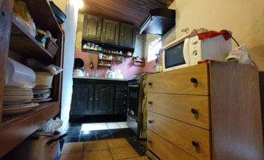 Venta URGENTE Lote con Vivienda en Villa Luzuriaga