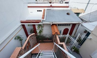 Casa con Departamento en venta en Quilmes Oeste Centro