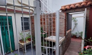 Casa con Departamento en venta en Quilmes Oeste Centro