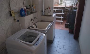 Casa con Departamento en venta en Quilmes Oeste Centro