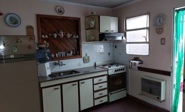 Casa con Departamento en venta en Quilmes Oeste Centro