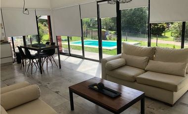 VENTA HERMOSA CASA CON VISTA A LA SIERRA