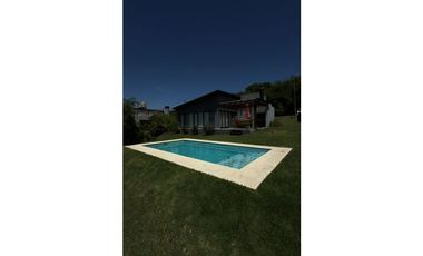 VENTA HERMOSA CASA CON VISTA A LA SIERRA