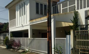 Rumah cantik terawat sudah renovasi Caringin Bandung Kulon