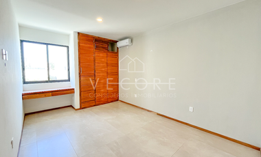 CASA EN VENTA EN PARQUES VALLARTA, ZAPOPAN