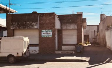 SE VENDE CASA EN AV. CASEROS AL 1200 DE VIEDMA
