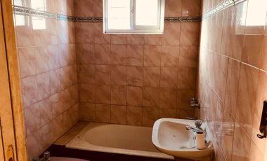 SE VENDE CASA EN AV. CASEROS AL 1200 DE VIEDMA