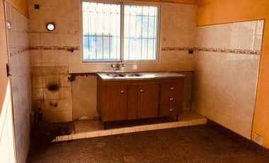 SE VENDE CASA EN AV. CASEROS AL 1200 DE VIEDMA