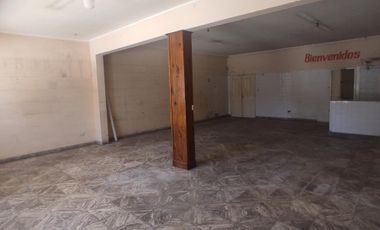 ALQUILO LOCAL COMERCIAL CON DEPTO (AMPLIO TERRENO) NECOCHEA