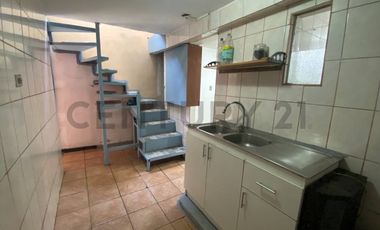 Se vende casa de tres pisos con vista al mar en Antofagasta