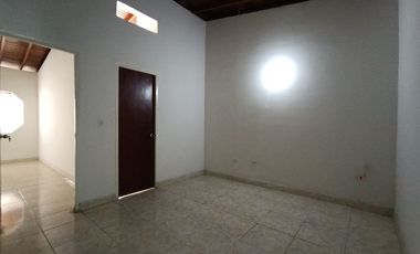 casa en venta en lleras. Cod V30147