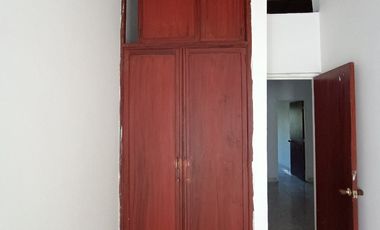 casa en venta en lleras. Cod V30147