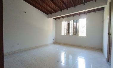 casa en venta en lleras. Cod V30147