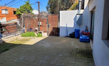 Se vende espaciosa casa cercano a plaza Miraflores