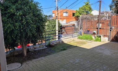 Se vende espaciosa casa cercano a plaza Miraflores