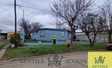 Casa en venta de 4 dormitorios c/ cochera en Villa Cacique