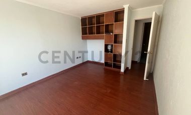 Se arrienda hermosa y amplia casa Jardines del Sur