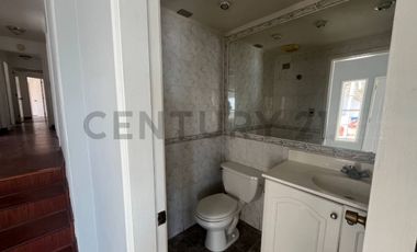 Se arrienda hermosa y amplia casa Jardines del Sur