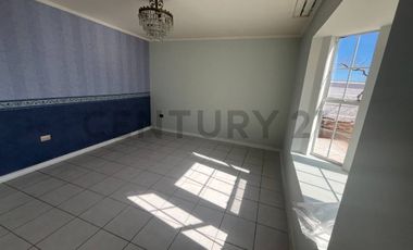 Se arrienda hermosa y amplia casa Jardines del Sur
