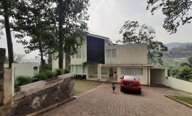 Villa lux minimalis nuansa sejuk view alam Lokasi buni wangi Lembang LT 1400 LB 900 Full furnish Harga 12M 6KT 6KM