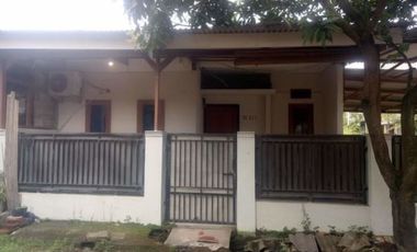 Rumah Hook Di Persada Banten Dekat Universitas Soetomo