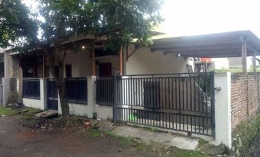 Rumah Hook Di Persada Banten Dekat Universitas Soetomo